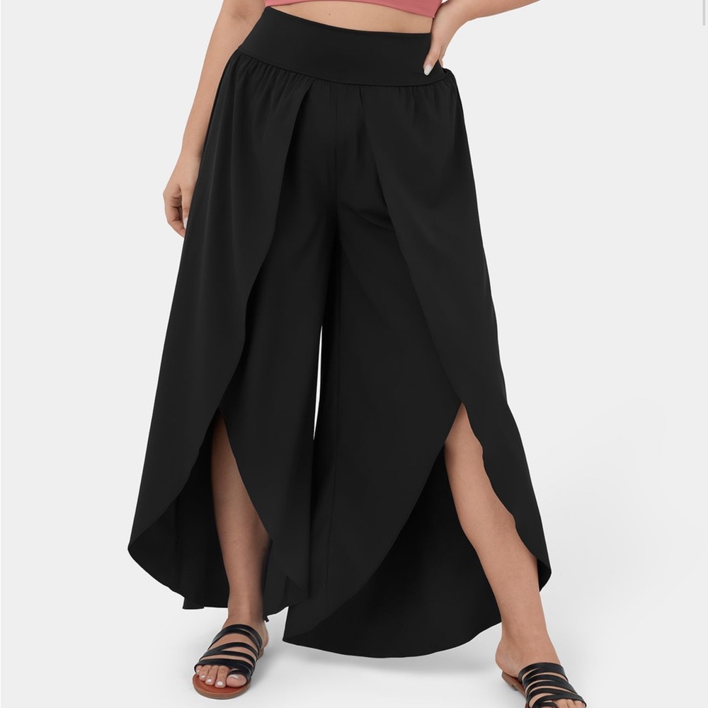 HALARA - NWT Breezeful™ High Waisted Palazzo Flowy Split Wide Leg Quick Dry Pant